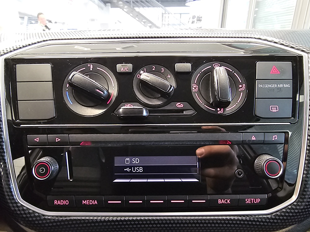 VW up!  bei Hoffmann Automobile in Wolfsburg kaufen und sofort mitnehmen - Bild 8