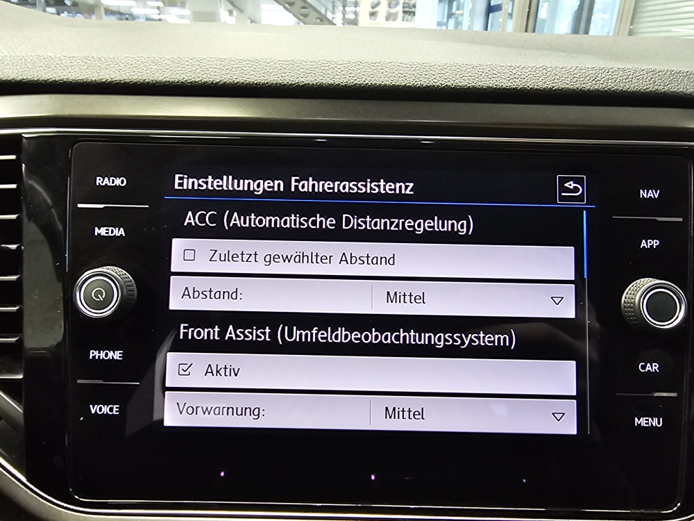 VW T-Roc  bei Hoffmann Automobile in Wolfsburg kaufen und sofort mitnehmen - Bild 13