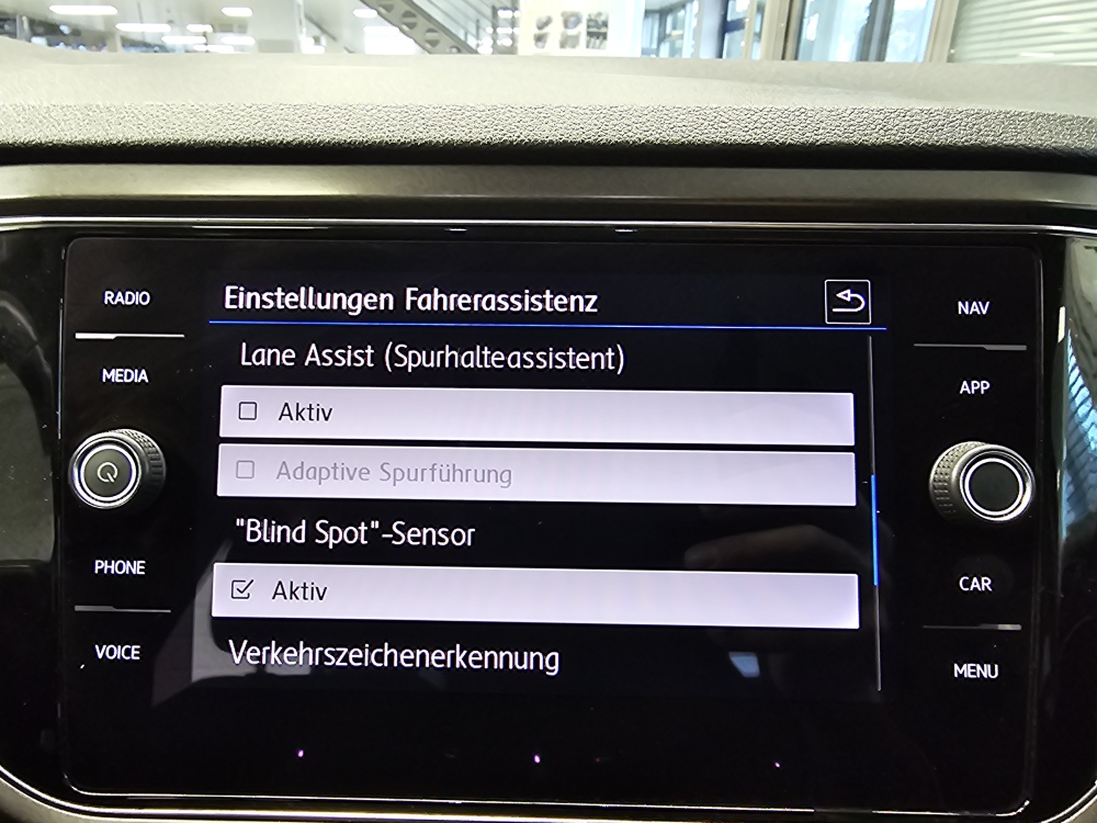 VW T-Roc  bei Hoffmann Automobile in Wolfsburg kaufen und sofort mitnehmen - Bild 14