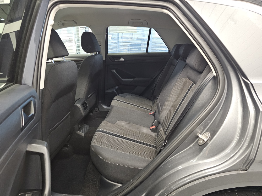 VW T-Roc  bei Hoffmann Automobile in Wolfsburg kaufen und sofort mitnehmen - Bild 5