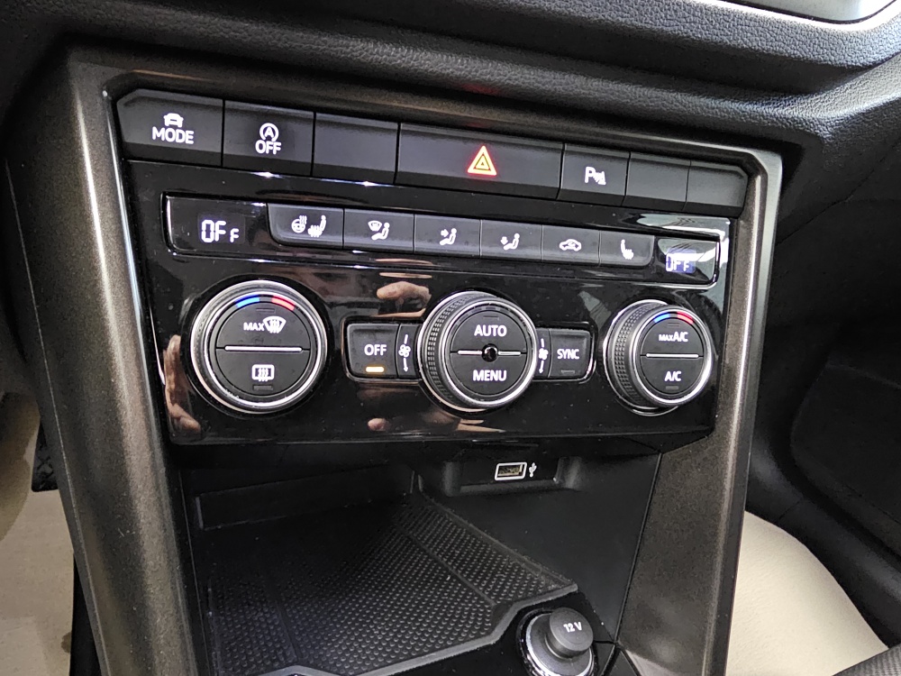 VW T-Roc  bei Hoffmann Automobile in Wolfsburg kaufen und sofort mitnehmen - Bild 8