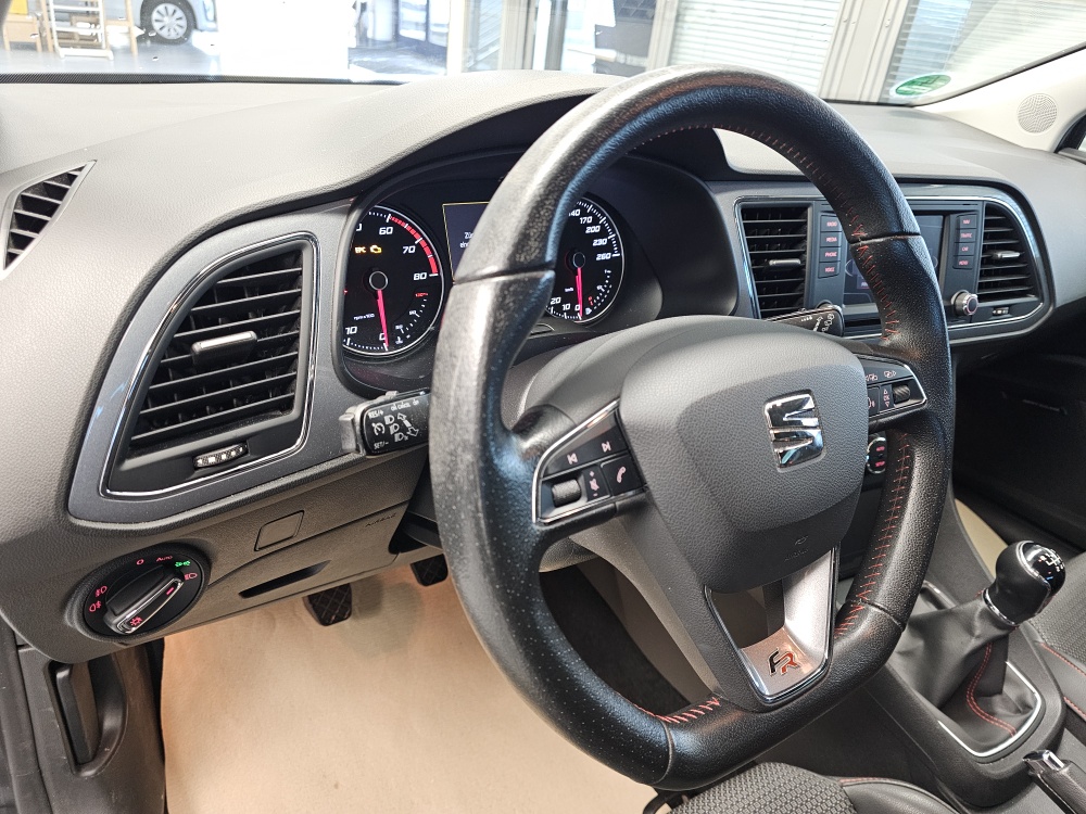 Seat Leon  bei Hoffmann Automobile in Wolfsburg kaufen und sofort mitnehmen - Bild 20