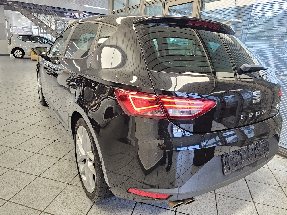Seat Leon  bei Hoffmann Automobile in Wolfsburg kaufen und sofort mitnehmen - Bild 5