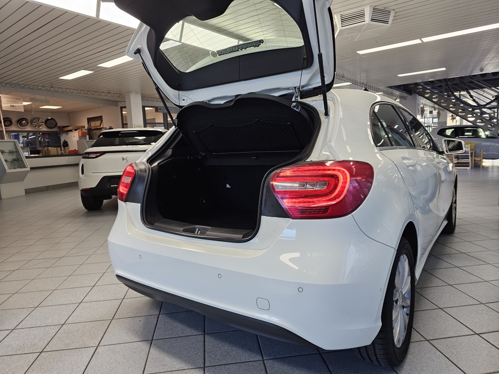 Mercedes-Benz A 180  bei Hoffmann Automobile in Wolfsburg kaufen und sofort mitnehmen - Bild 2