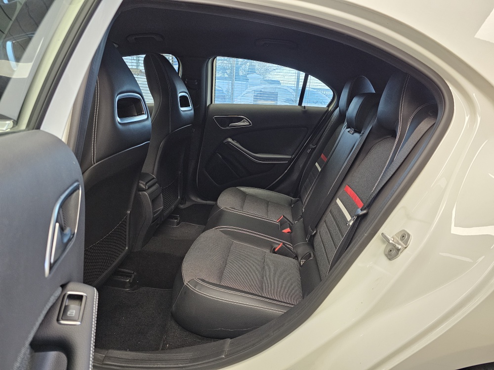 Mercedes-Benz A 180  bei Hoffmann Automobile in Wolfsburg kaufen und sofort mitnehmen - Bild 4