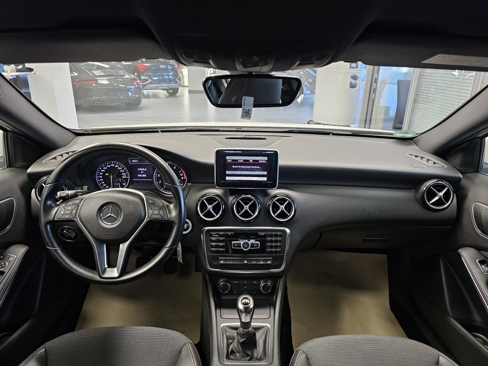 Mercedes-Benz A 180  bei Hoffmann Automobile in Wolfsburg kaufen und sofort mitnehmen - Bild 5
