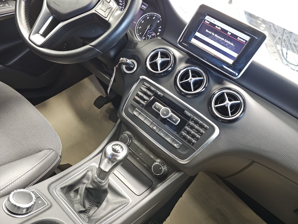 Mercedes-Benz A 180  bei Hoffmann Automobile in Wolfsburg kaufen und sofort mitnehmen - Bild 6