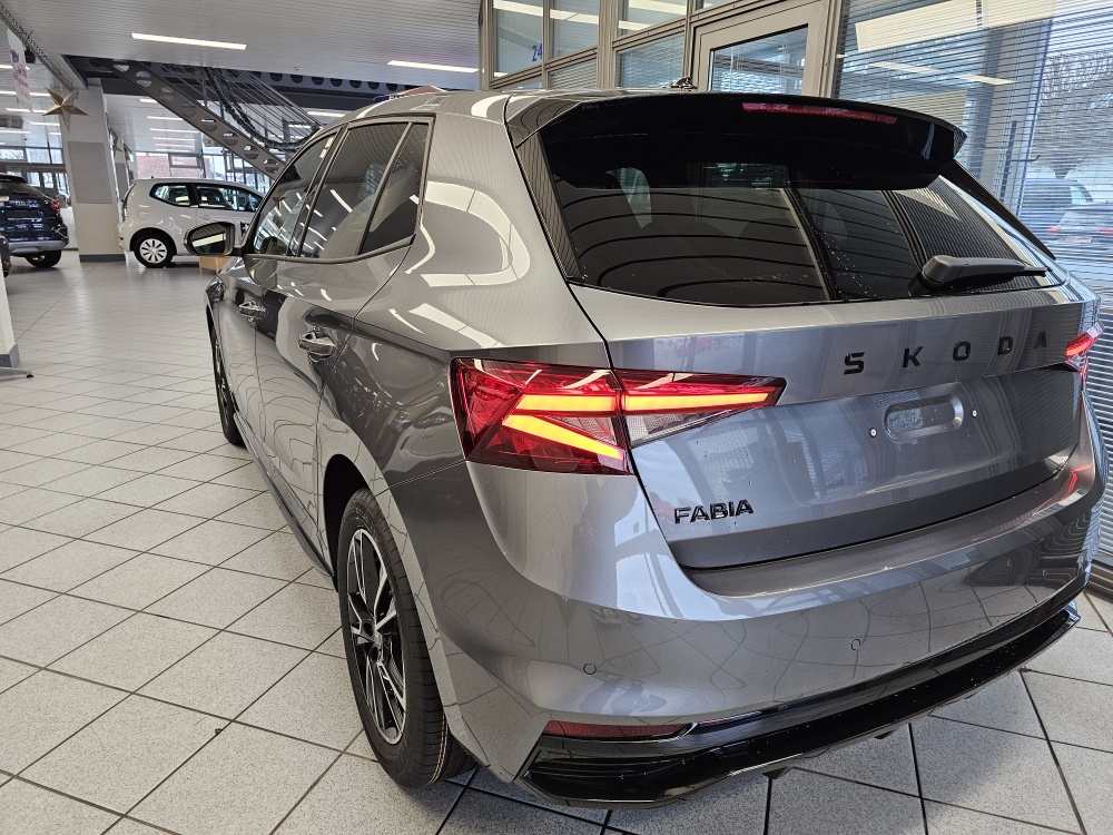 Skoda Fabia  bei Hoffmann Automobile in Wolfsburg kaufen und sofort mitnehmen - Bild 3