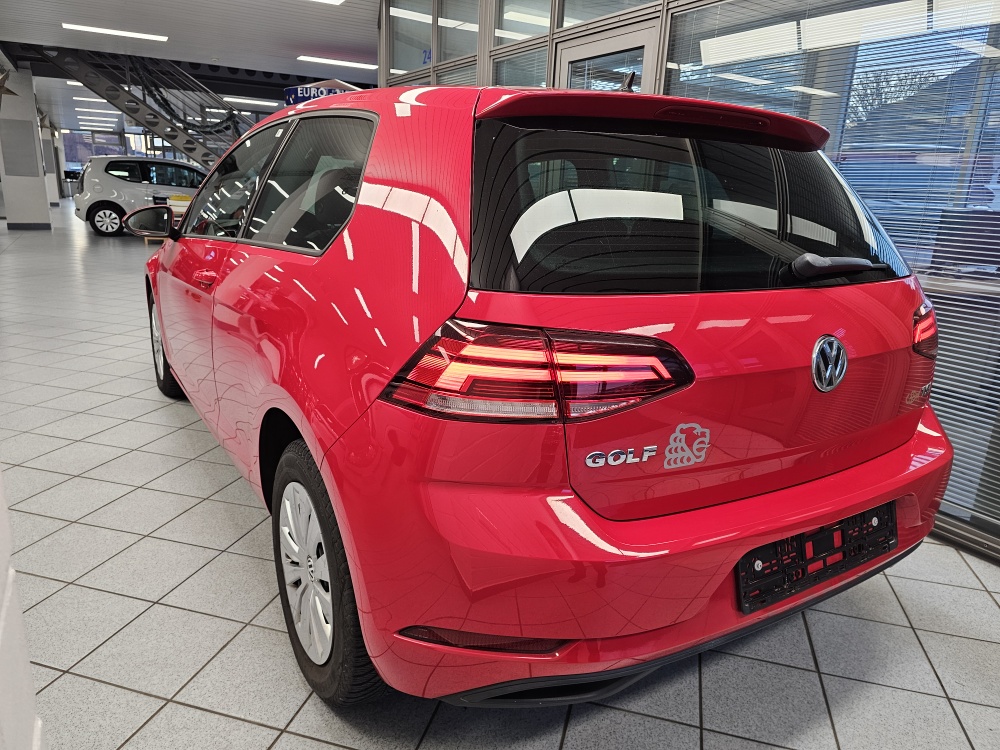 VW Golf  bei Hoffmann Automobile in Wolfsburg kaufen und sofort mitnehmen - Bild 3