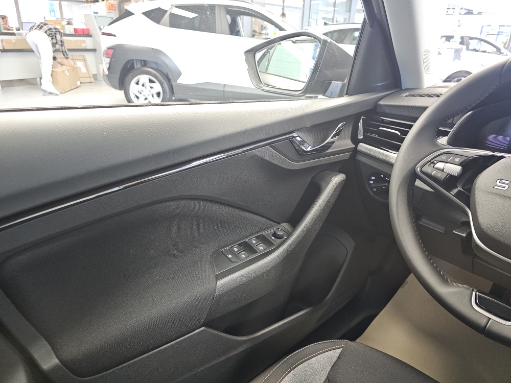 Skoda Kamiq bei Hoffmann Automobile in Wolfsburg kaufen und sofort mitnehmen - Bild 18