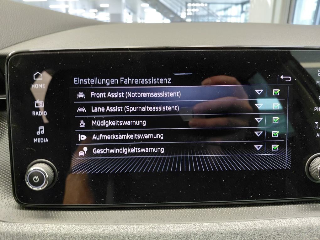 Skoda Kamiq bei Hoffmann Automobile in Wolfsburg kaufen und sofort mitnehmen - Bild 12