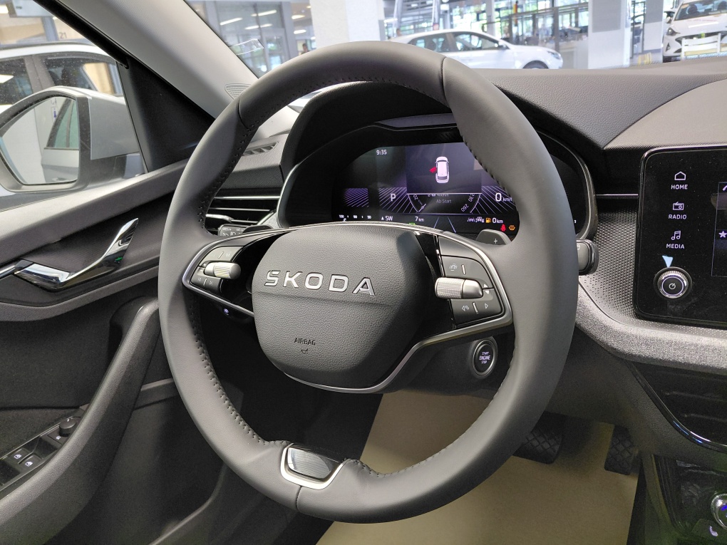 Skoda Kamiq bei Hoffmann Automobile in Wolfsburg kaufen und sofort mitnehmen - Bild 15