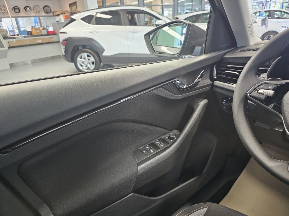 Skoda Kamiq bei Hoffmann Automobile in Wolfsburg kaufen und sofort mitnehmen - Bild 21