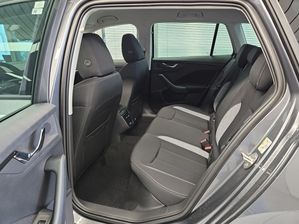 Skoda Kamiq bei Hoffmann Automobile in Wolfsburg kaufen und sofort mitnehmen - Bild 4