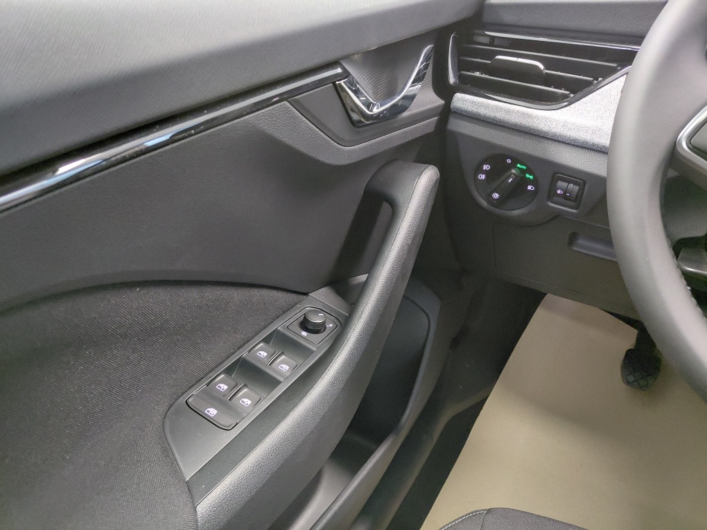 Skoda Kamiq bei Hoffmann Automobile in Wolfsburg kaufen und sofort mitnehmen - Bild 18