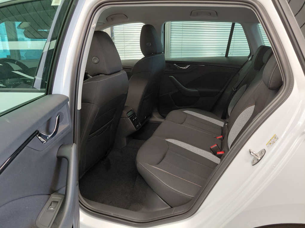 Skoda Kamiq bei Hoffmann Automobile in Wolfsburg kaufen und sofort mitnehmen - Bild 4