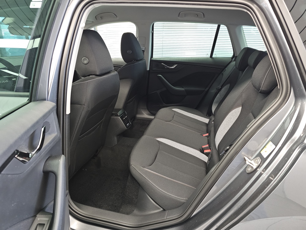 Skoda Kamiq bei Hoffmann Automobile in Wolfsburg kaufen und sofort mitnehmen - Bild 4