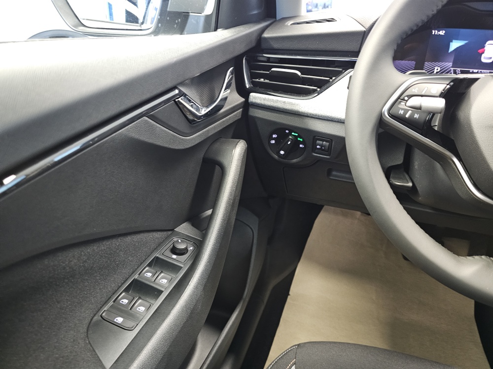 Skoda Kamiq bei Hoffmann Automobile in Wolfsburg kaufen und sofort mitnehmen - Bild 16