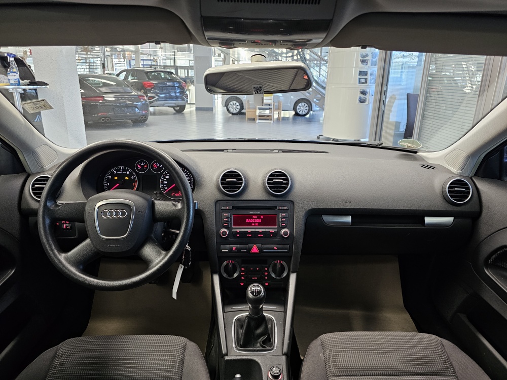 Audi A3 Sportback  bei Hoffmann Automobile in Wolfsburg kaufen und sofort mitnehmen - Bild 7