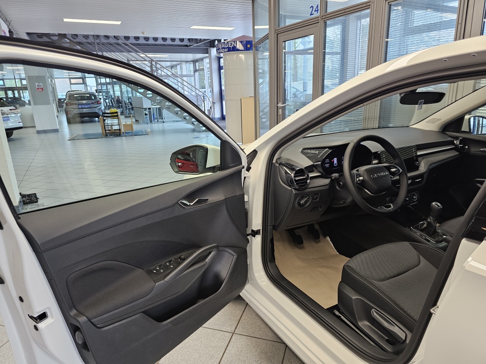 Skoda Fabia bei Hoffmann Automobile in Wolfsburg kaufen und sofort mitnehmen - Bild 21