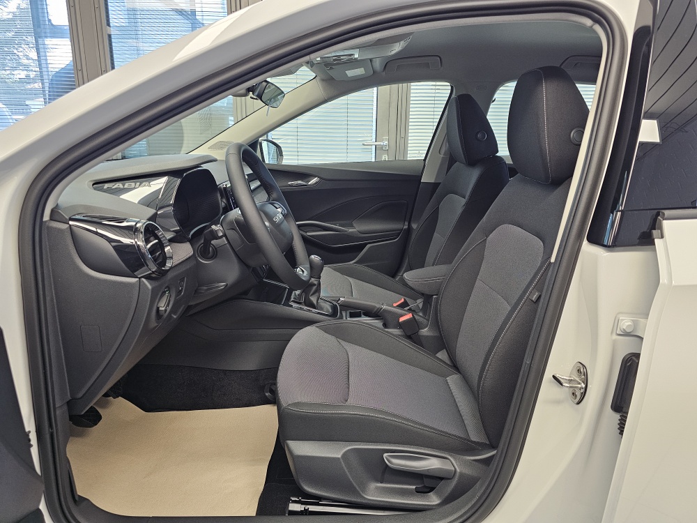 Skoda Fabia bei Hoffmann Automobile in Wolfsburg kaufen und sofort mitnehmen - Bild 20