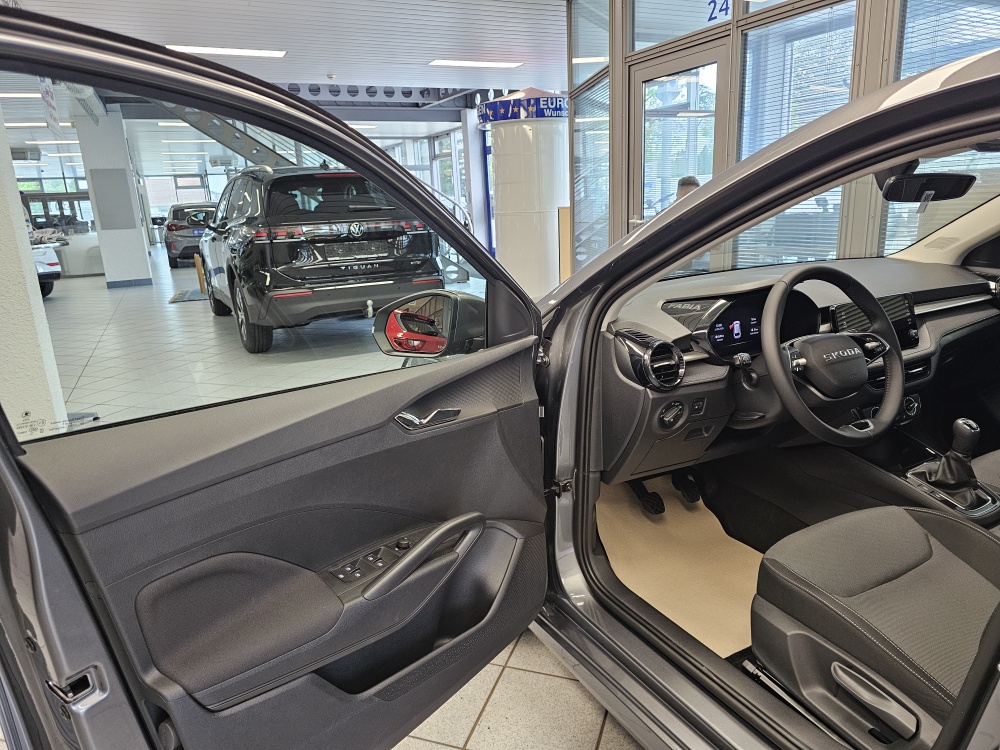 Skoda Fabia bei Hoffmann Automobile in Wolfsburg kaufen und sofort mitnehmen - Bild 21