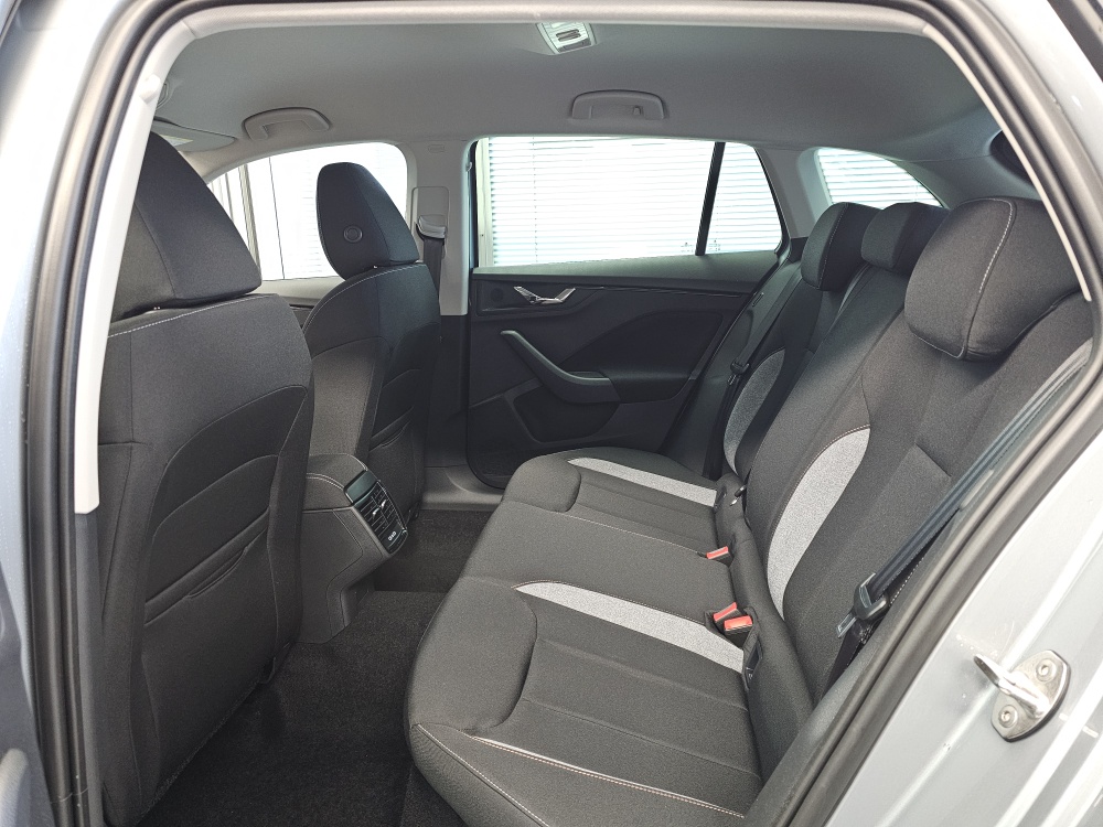 Skoda Scala bei Hoffmann Automobile in Wolfsburg kaufen und sofort mitnehmen - Bild 4