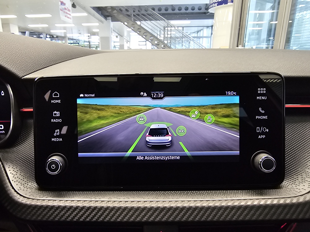 Skoda Scala bei Hoffmann Automobile in Wolfsburg kaufen und sofort mitnehmen - Bild 16