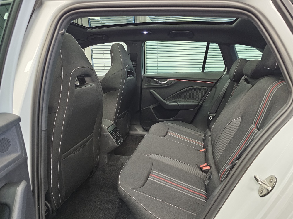 Skoda Scala bei Hoffmann Automobile in Wolfsburg kaufen und sofort mitnehmen - Bild 4