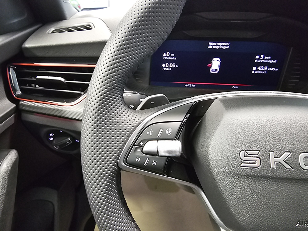 Skoda Scala bei Hoffmann Automobile in Wolfsburg kaufen und sofort mitnehmen - Bild 22