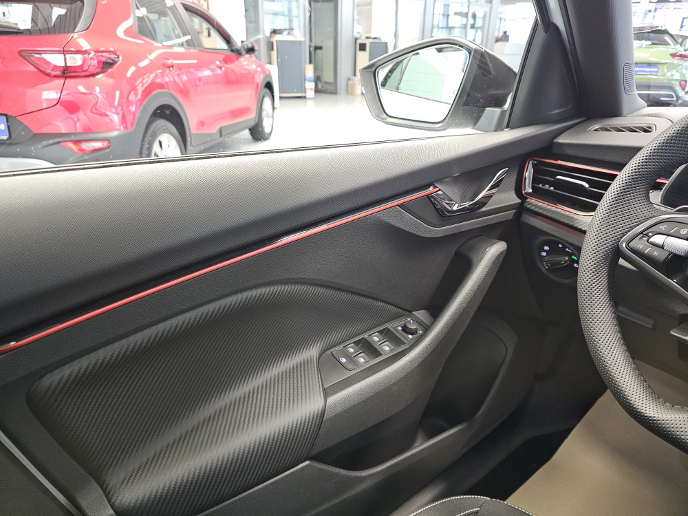 Skoda Scala bei Hoffmann Automobile in Wolfsburg kaufen und sofort mitnehmen - Bild 23