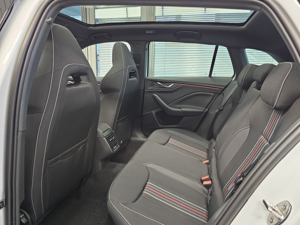 Skoda Scala bei Hoffmann Automobile in Wolfsburg kaufen und sofort mitnehmen - Bild 6