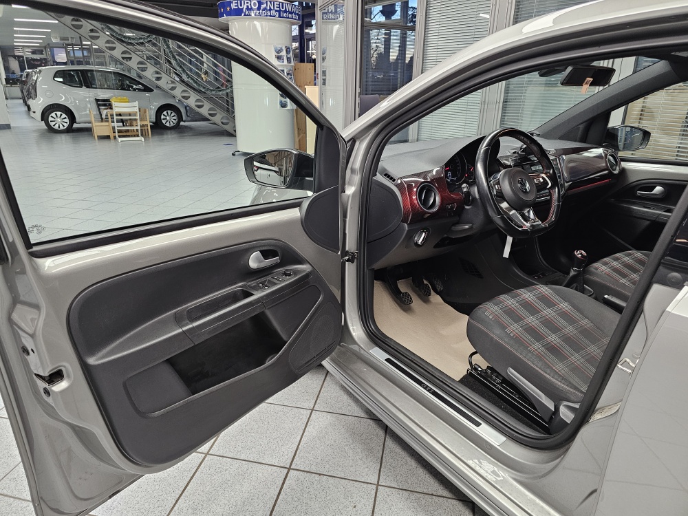 VW up!  bei Hoffmann Automobile in Wolfsburg kaufen und sofort mitnehmen - Bild 18
