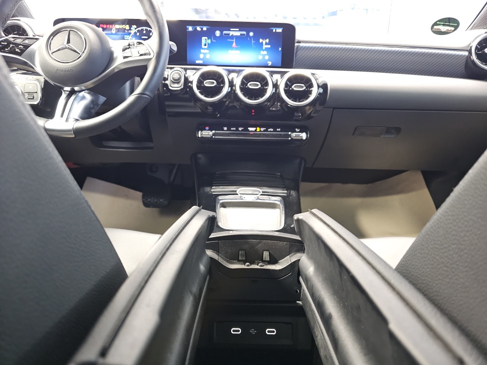 Mercedes-Benz A 180 bei Hoffmann Automobile in Wolfsburg kaufen und sofort mitnehmen - Bild 6