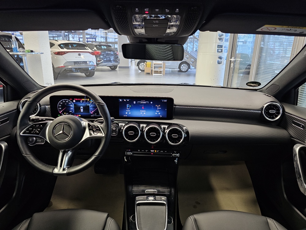 Mercedes-Benz A 180 bei Hoffmann Automobile in Wolfsburg kaufen und sofort mitnehmen - Bild 7