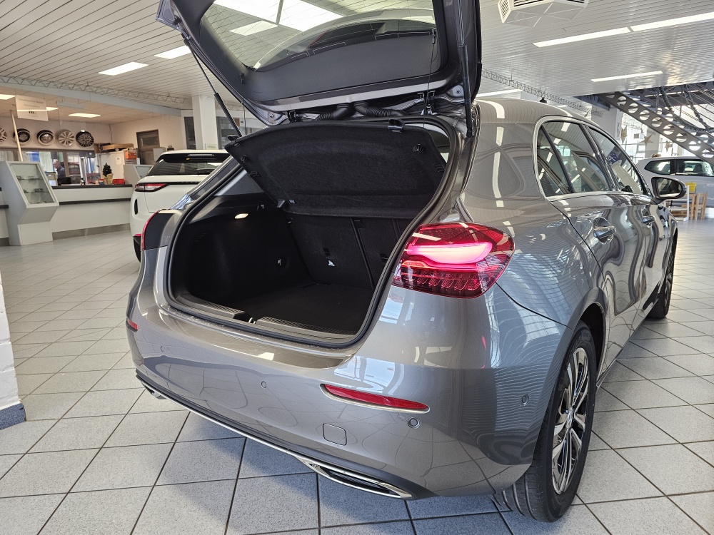 Mercedes-Benz A 180  bei Hoffmann Automobile in Wolfsburg kaufen und sofort mitnehmen - Bild 2