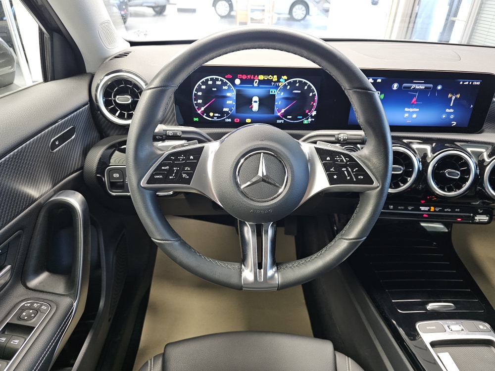 Mercedes-Benz A 180  bei Hoffmann Automobile in Wolfsburg kaufen und sofort mitnehmen - Bild 29