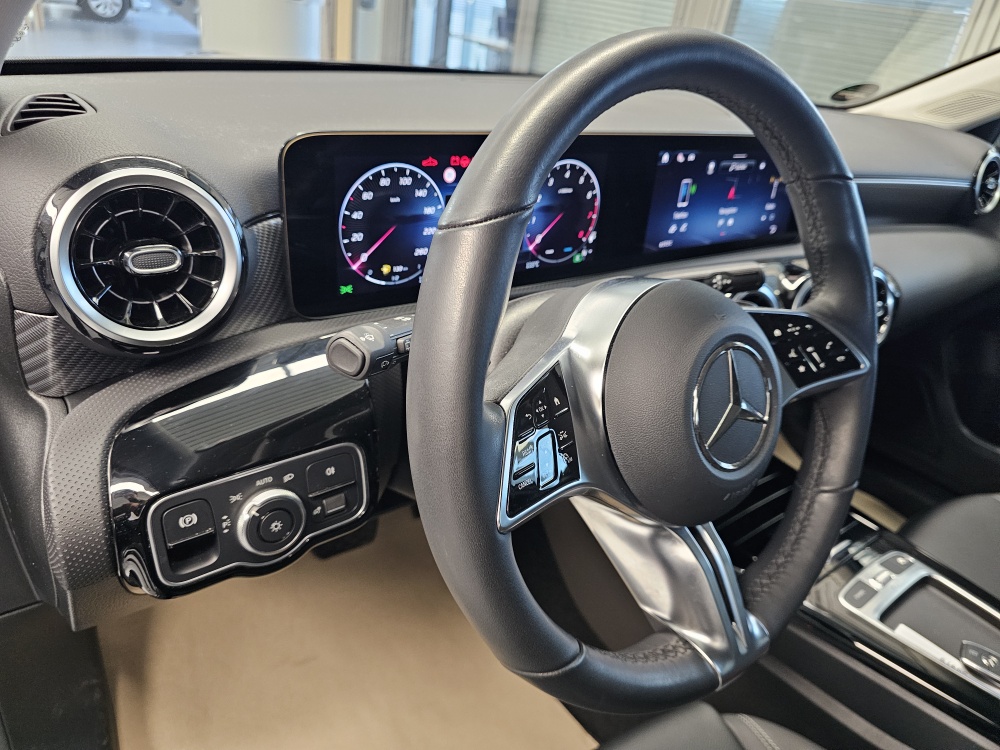 Mercedes-Benz A 180  bei Hoffmann Automobile in Wolfsburg kaufen und sofort mitnehmen - Bild 30