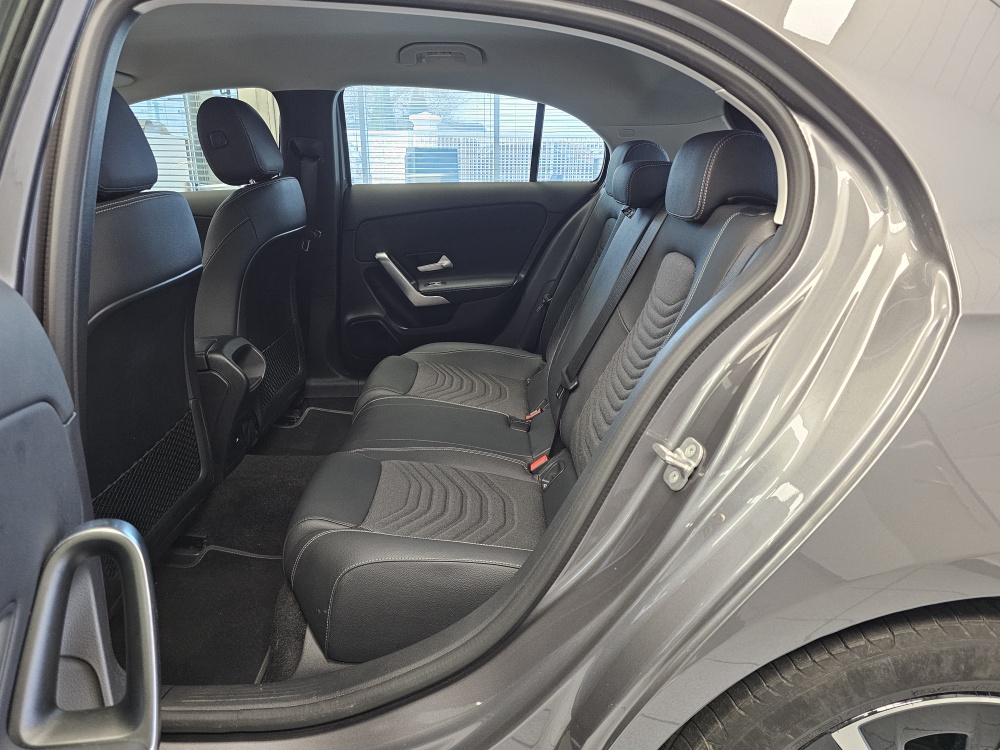 Mercedes-Benz A 180  bei Hoffmann Automobile in Wolfsburg kaufen und sofort mitnehmen - Bild 4