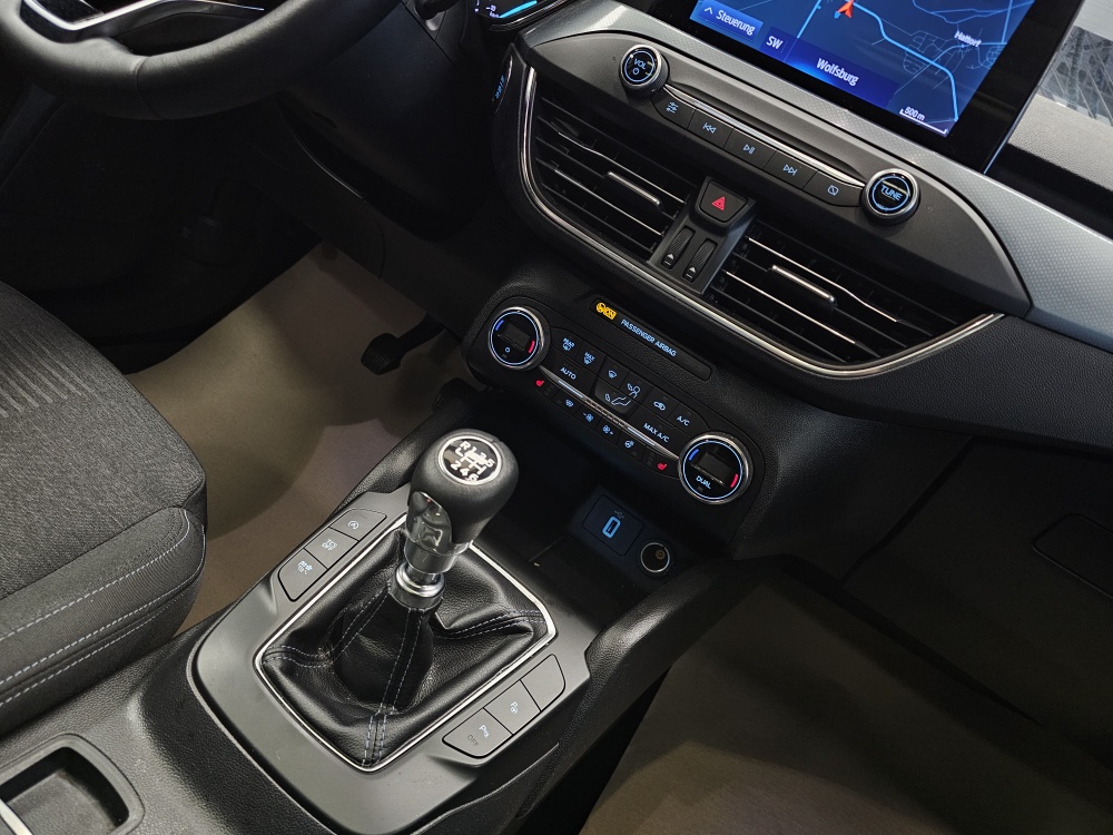 Ford Focus Turnier  bei Hoffmann Automobile in Wolfsburg kaufen und sofort mitnehmen - Bild 10