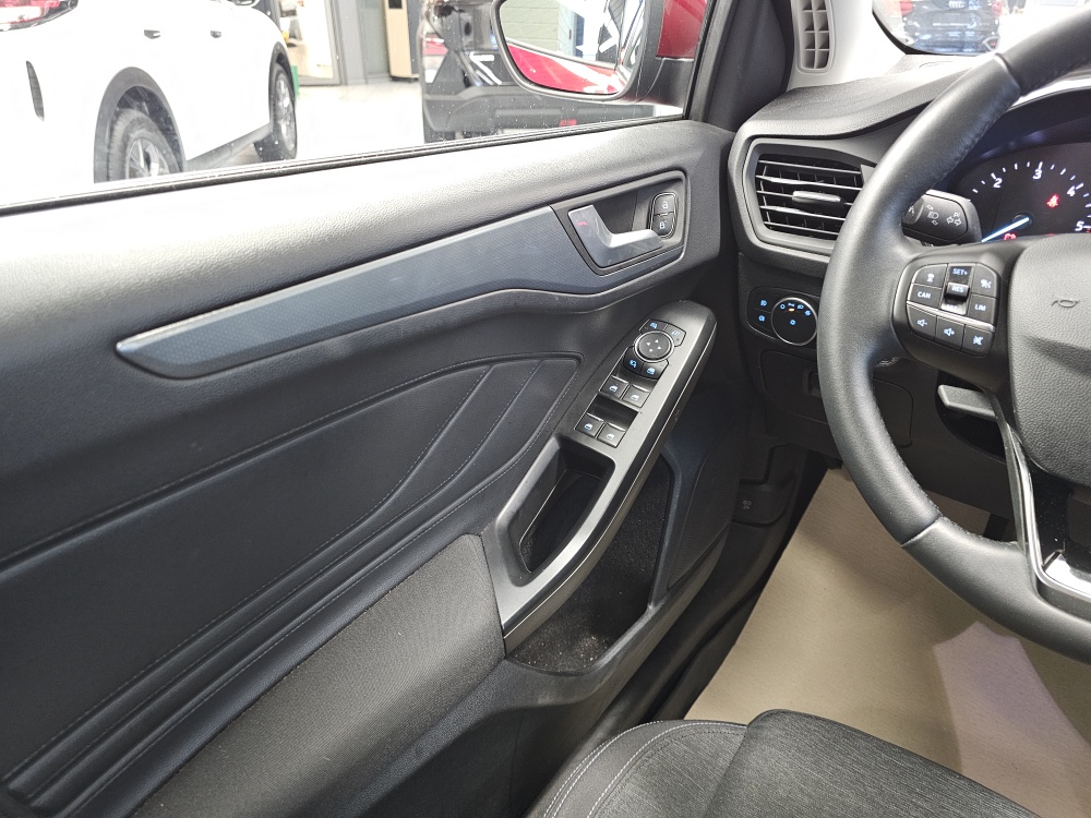 Ford Focus Turnier  bei Hoffmann Automobile in Wolfsburg kaufen und sofort mitnehmen - Bild 22