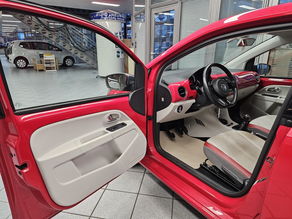 VW up!  bei Hoffmann Automobile in Wolfsburg kaufen und sofort mitnehmen - Bild 12