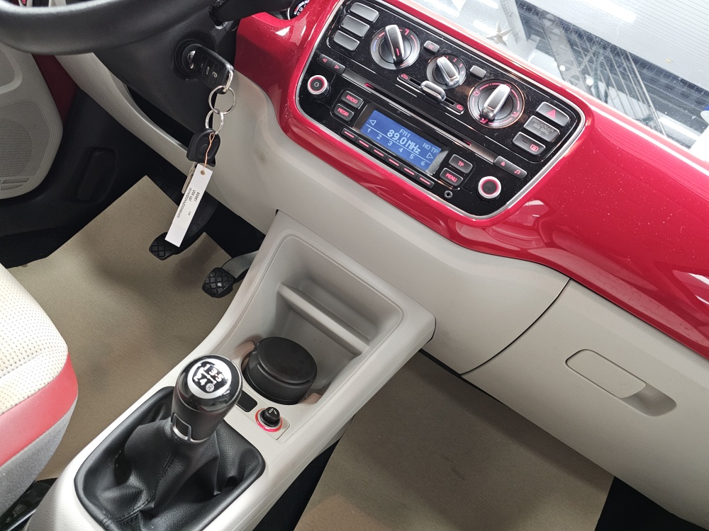 VW up!  bei Hoffmann Automobile in Wolfsburg kaufen und sofort mitnehmen - Bild 6