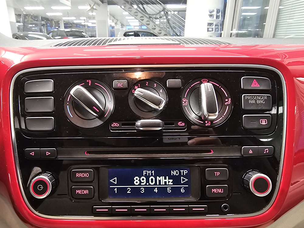 VW up!  bei Hoffmann Automobile in Wolfsburg kaufen und sofort mitnehmen - Bild 7