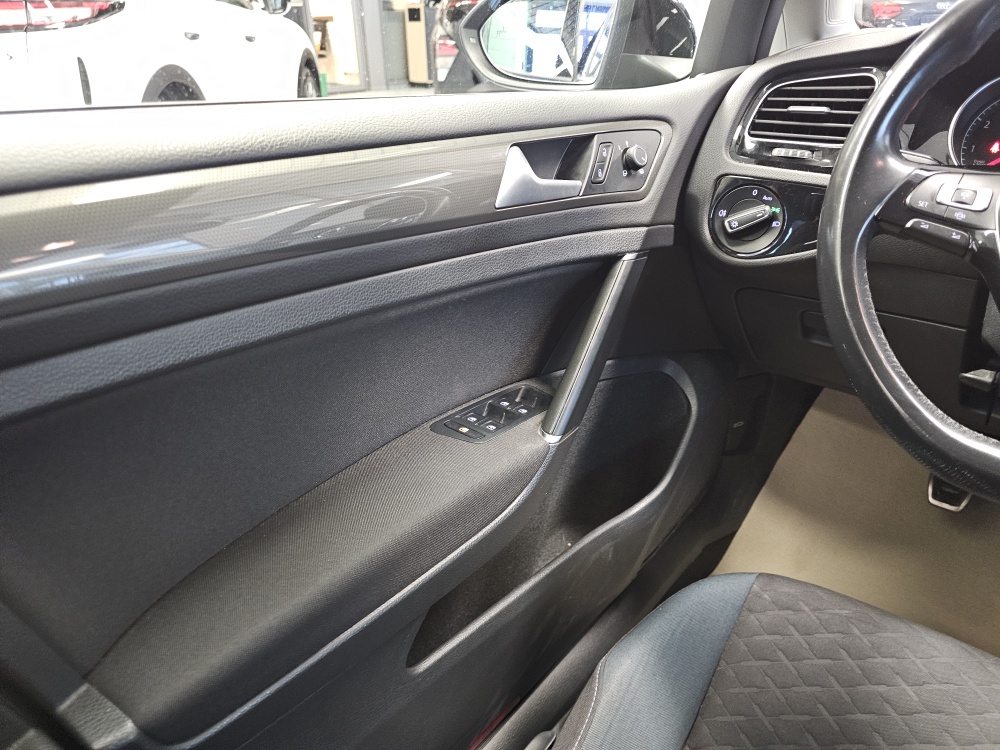 VW Golf  bei Hoffmann Automobile in Wolfsburg kaufen und sofort mitnehmen - Bild 16
