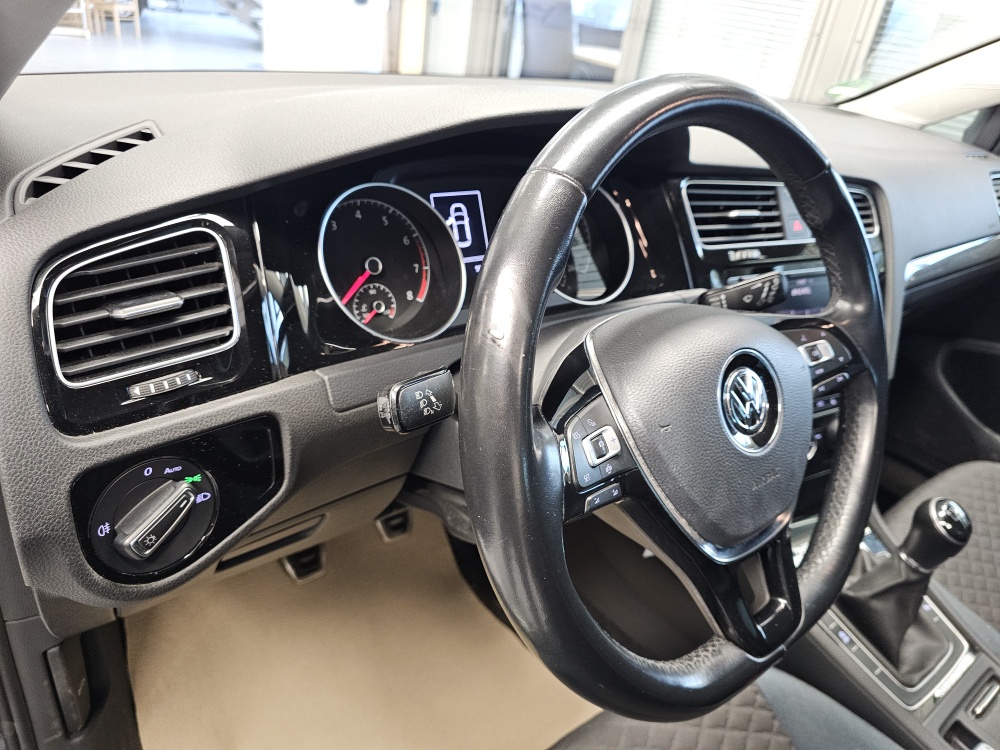 VW Golf  bei Hoffmann Automobile in Wolfsburg kaufen und sofort mitnehmen - Bild 18
