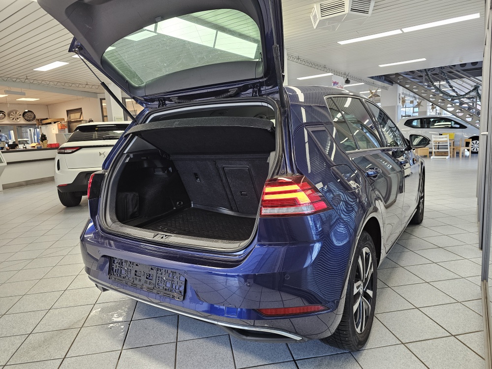VW Golf  bei Hoffmann Automobile in Wolfsburg kaufen und sofort mitnehmen - Bild 2