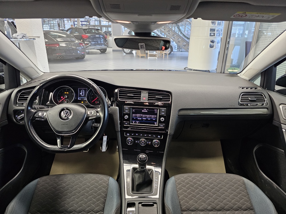 VW Golf  bei Hoffmann Automobile in Wolfsburg kaufen und sofort mitnehmen - Bild 5