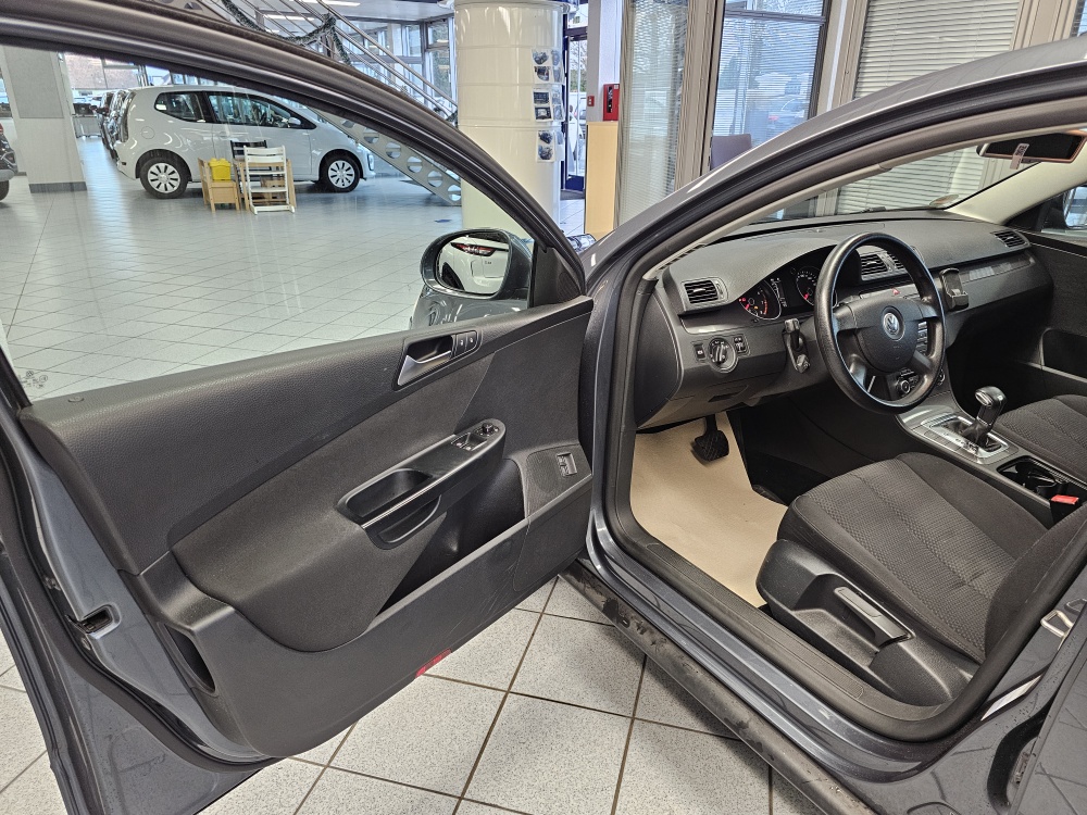 VW Passat Variant  bei Hoffmann Automobile in Wolfsburg kaufen und sofort mitnehmen - Bild 18