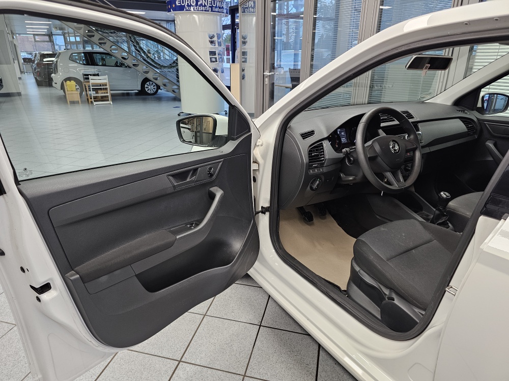 Skoda Fabia  bei Hoffmann Automobile in Wolfsburg kaufen und sofort mitnehmen - Bild 16
